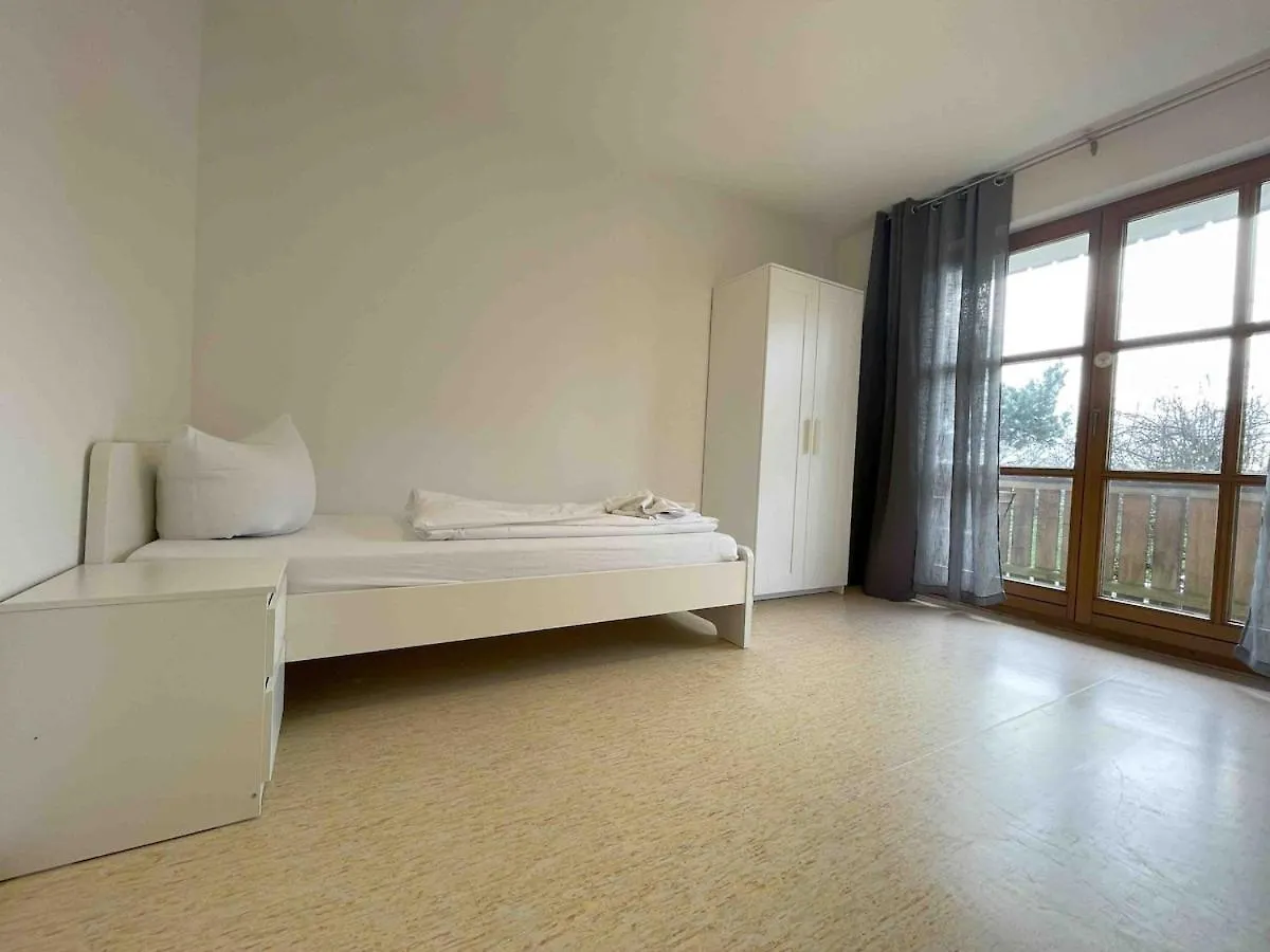 Apartment Sta1115 Gut Geschnittene Monteurwohnung Mit Balkon Stamsried