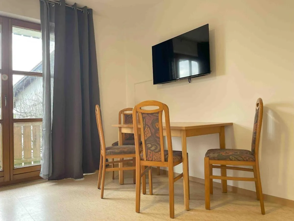 Sta1115 Gut Geschnittene Monteurwohnung Mit Balkon Stamsried